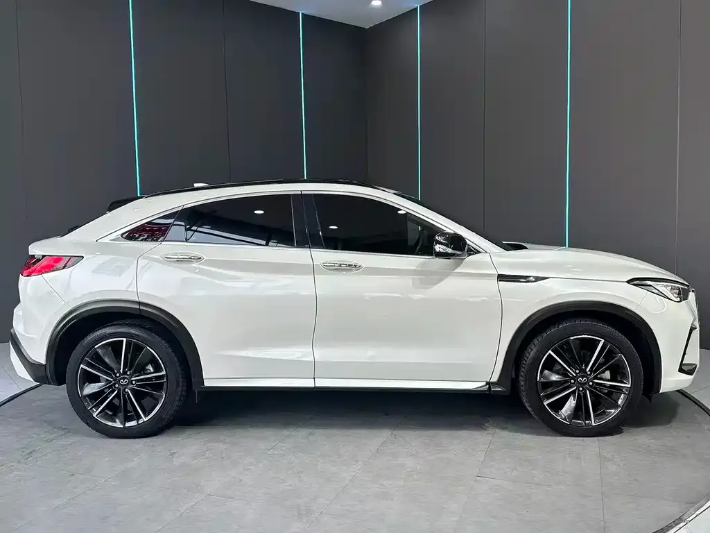 Infiniti QX55 2023 из CN, фото 10
