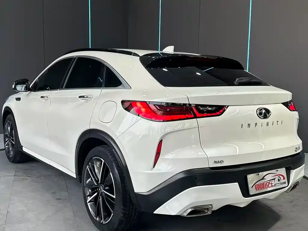 Infiniti QX55 2023 из CN, фото 2