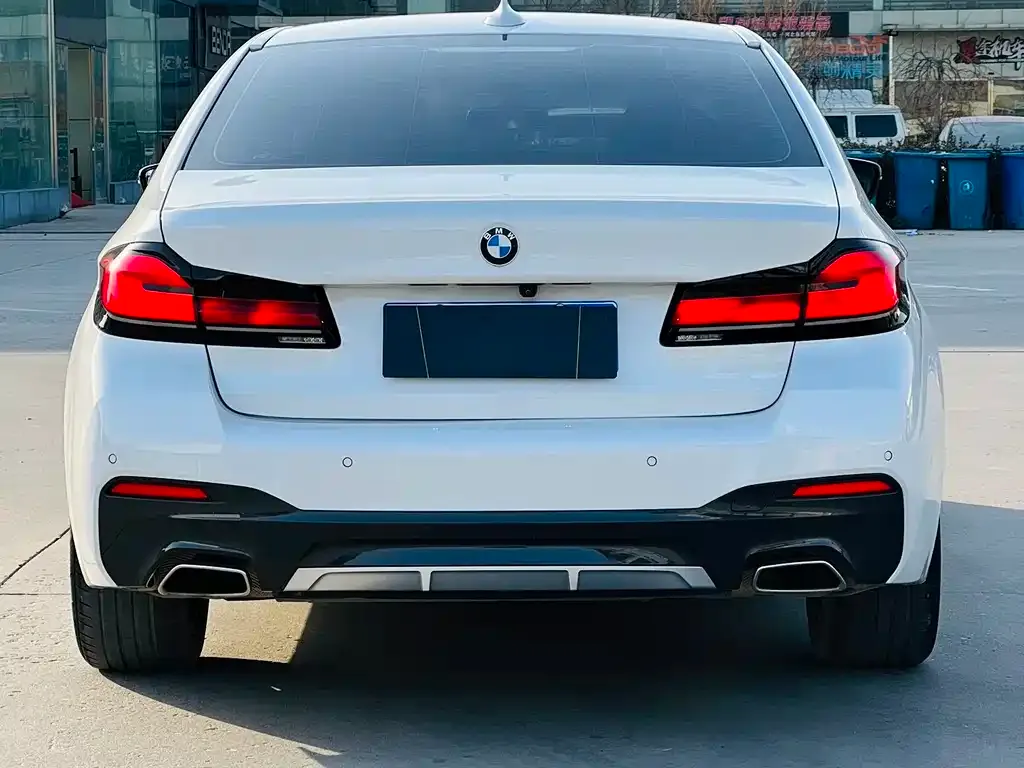 BMW 5 Series — фото 4