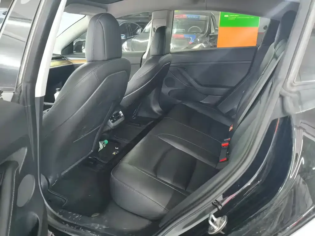 Tesla Model 3 — фото 2