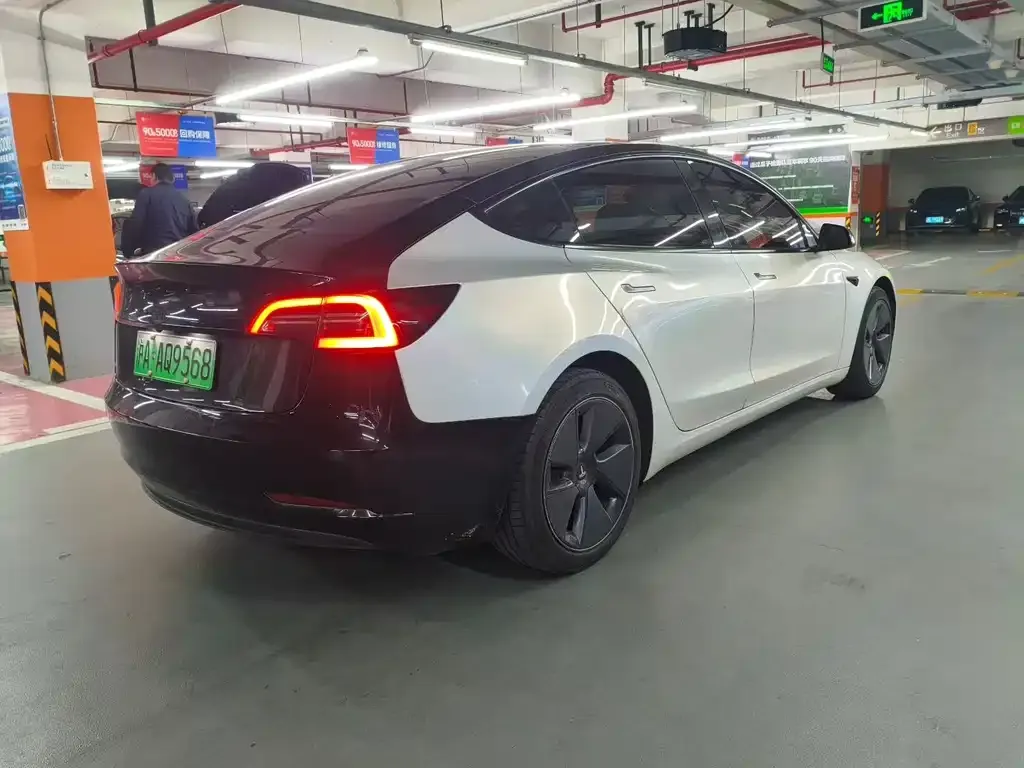 Tesla Model 3 — фото 8