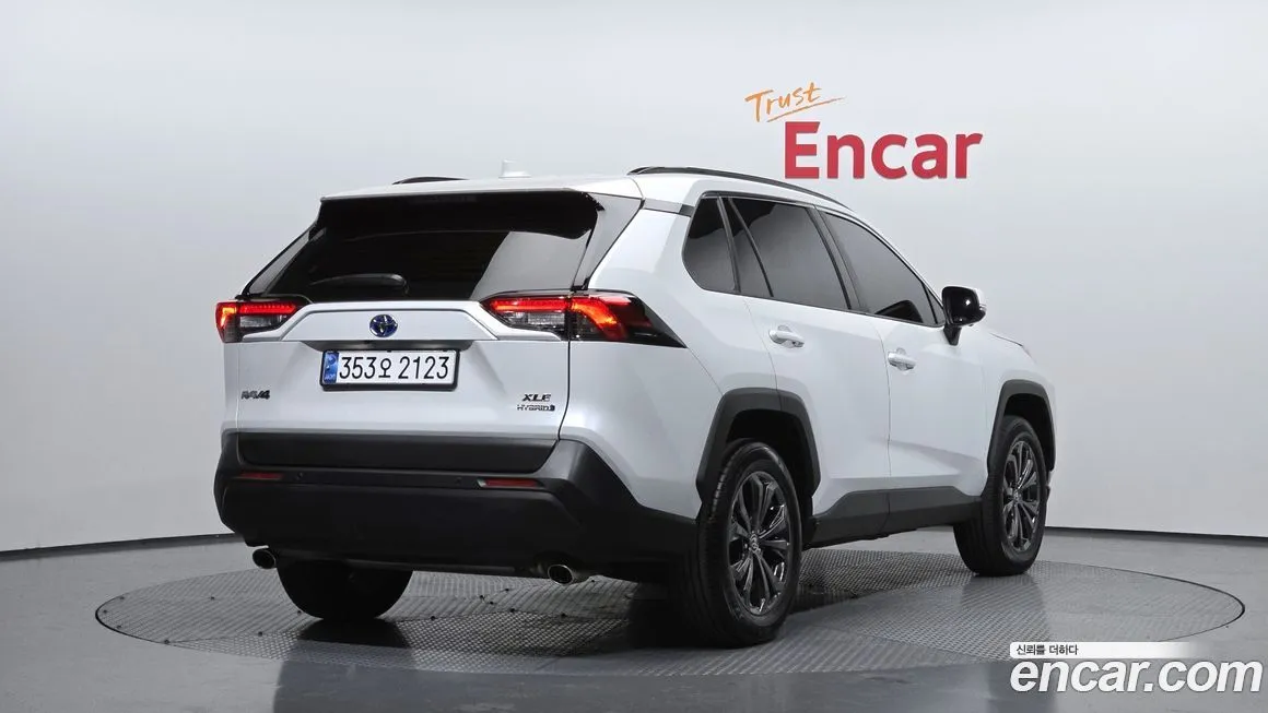 Toyota RAV4 2024 из KR, фото 3