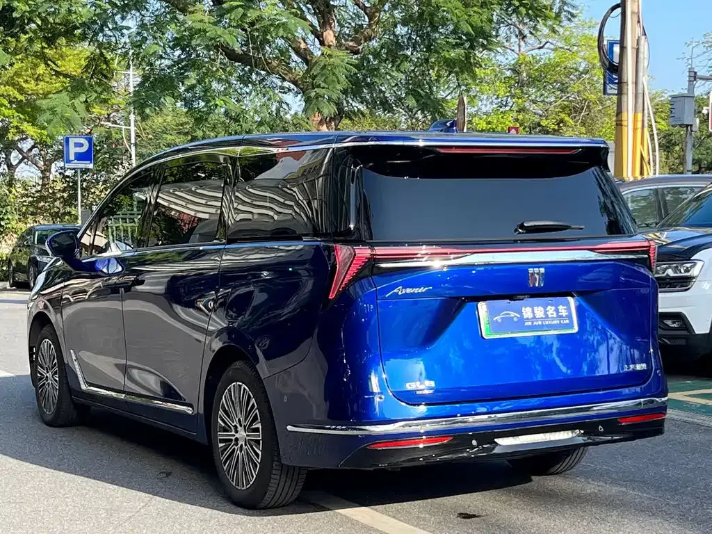 Buick GL8 Hybrid — фото 6