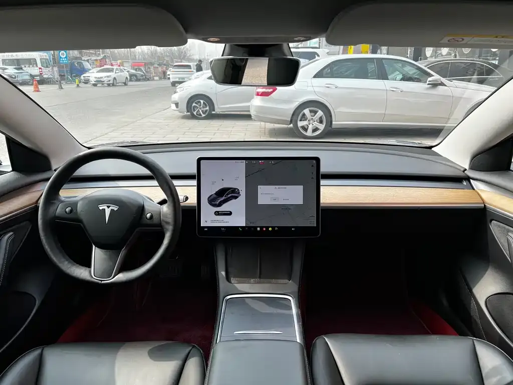 Tesla Model 3 — фото 5