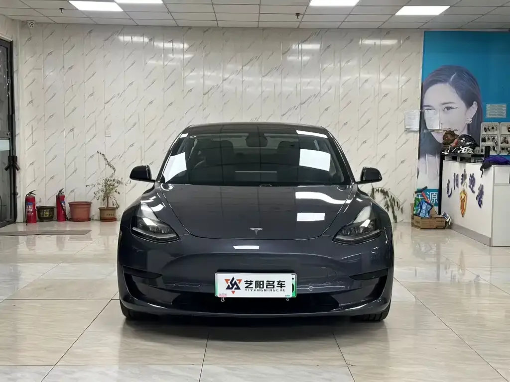 Tesla Model 3 — фото 7