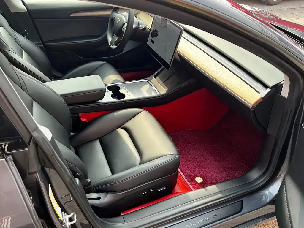 Tesla Model 3 — фото 10