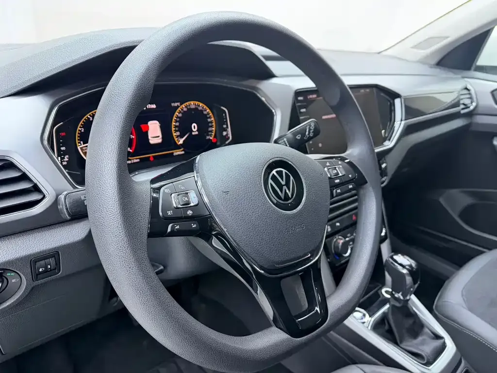 Volkswagen T-Cross — фото 4