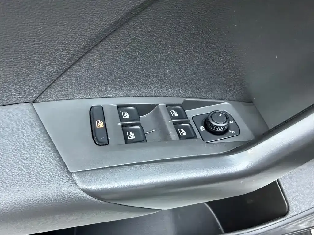 Volkswagen T-Cross — фото 3