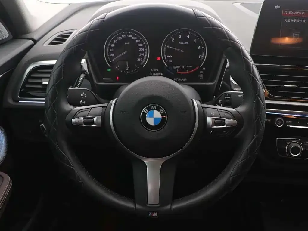 BMW 1 Series 2023 из CN, фото 10