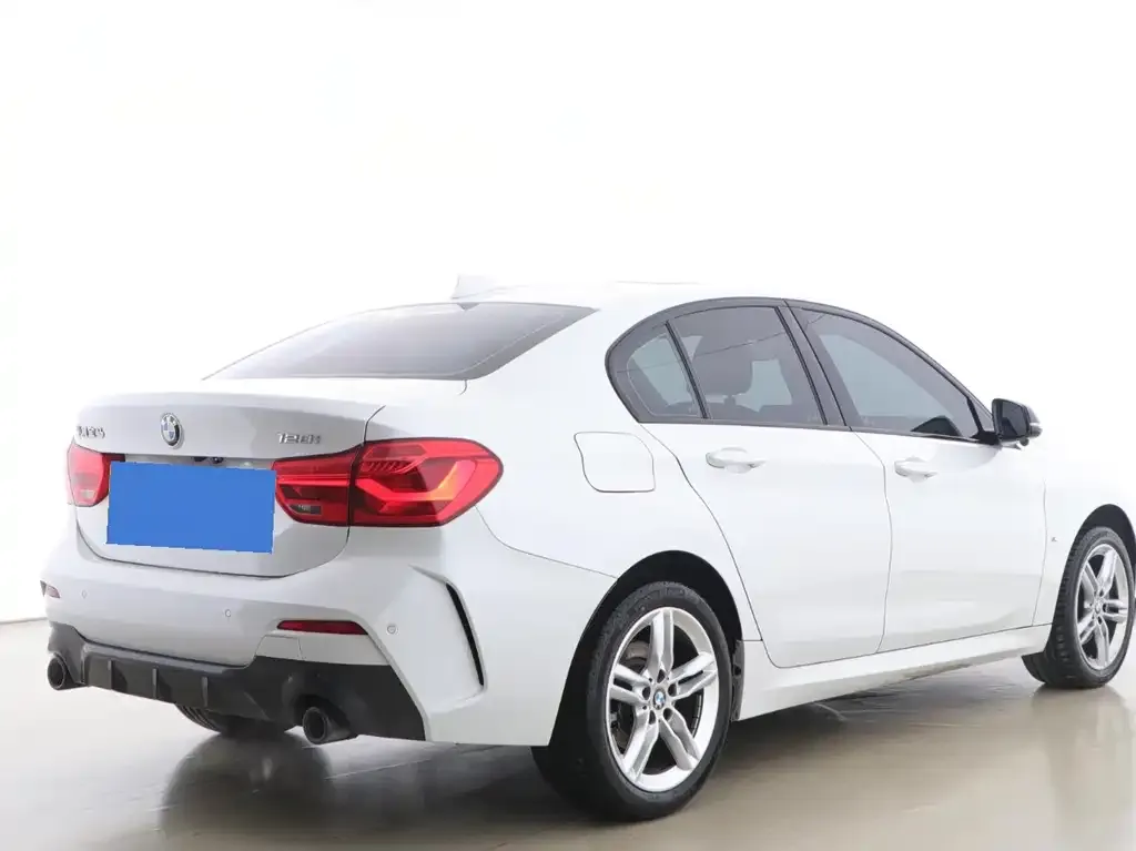 BMW 1 Series 2023 из CN, фото 8