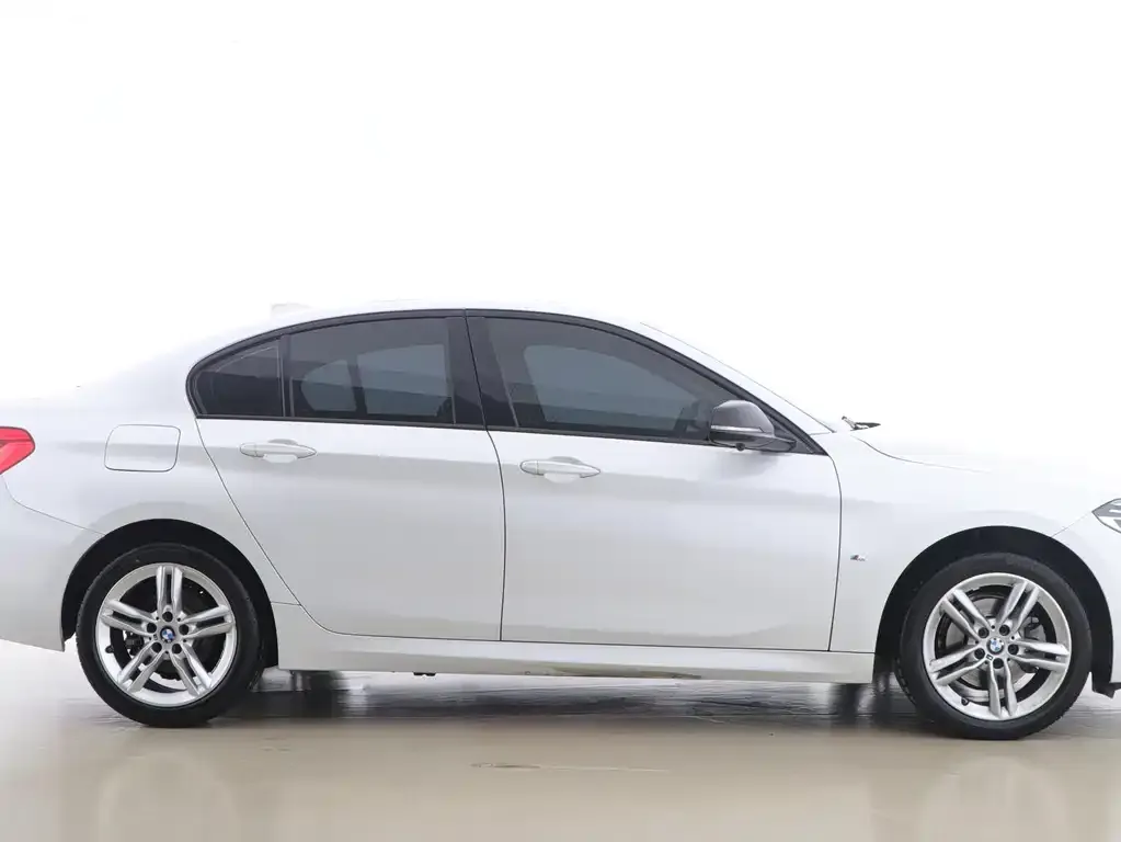 BMW 1 Series 2023 из CN, фото 4