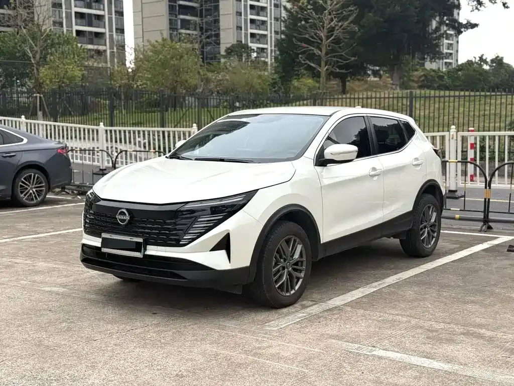 Nissan Qashqai — фото 1