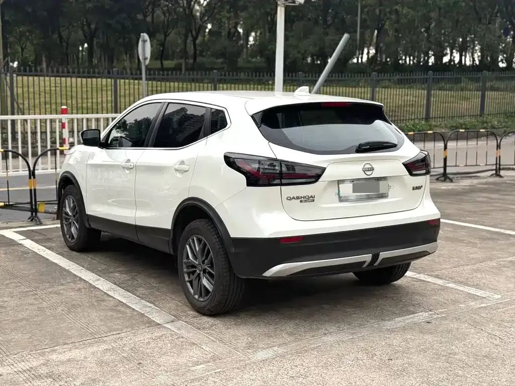 Nissan Qashqai — фото 7
