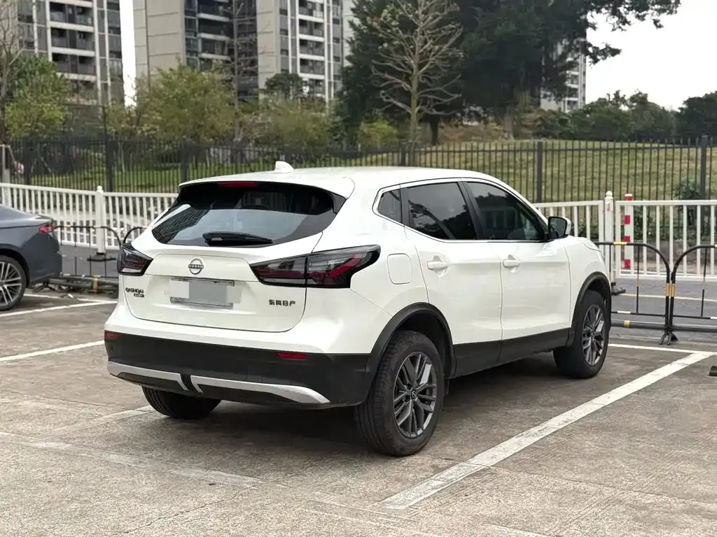 Nissan Qashqai — фото 6