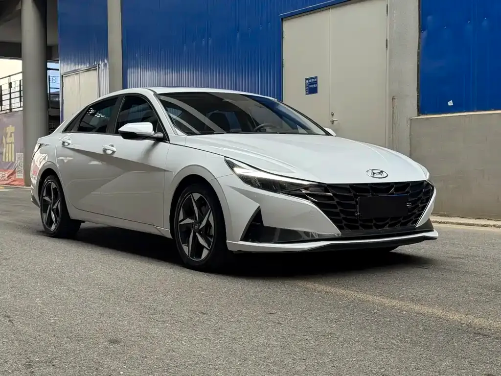 Hyundai Elantra — фото 8