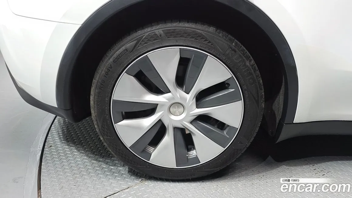 Tesla Model Y 2023 из KR, фото 10