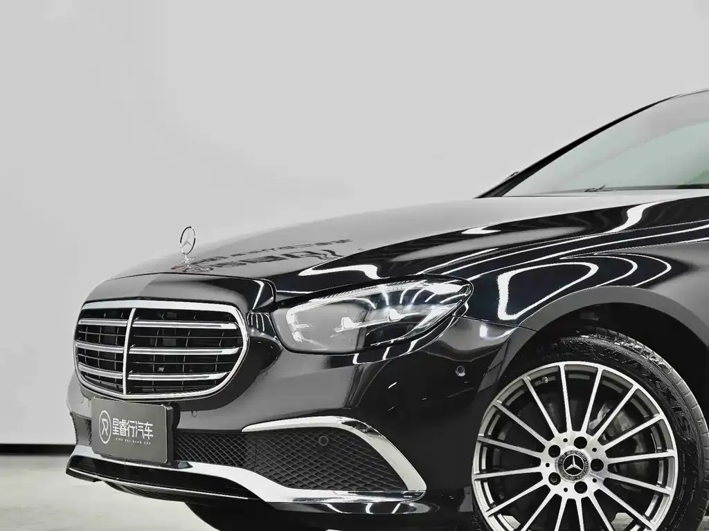 Mercedes-Benz E-Class — фото 5