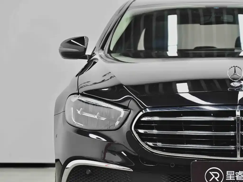 Mercedes-Benz E-Class — фото 2