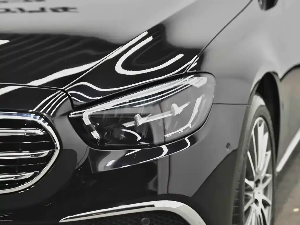 Mercedes-Benz E-Class — фото 6