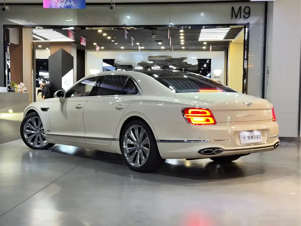 Bentley Flying Spur — фото 2