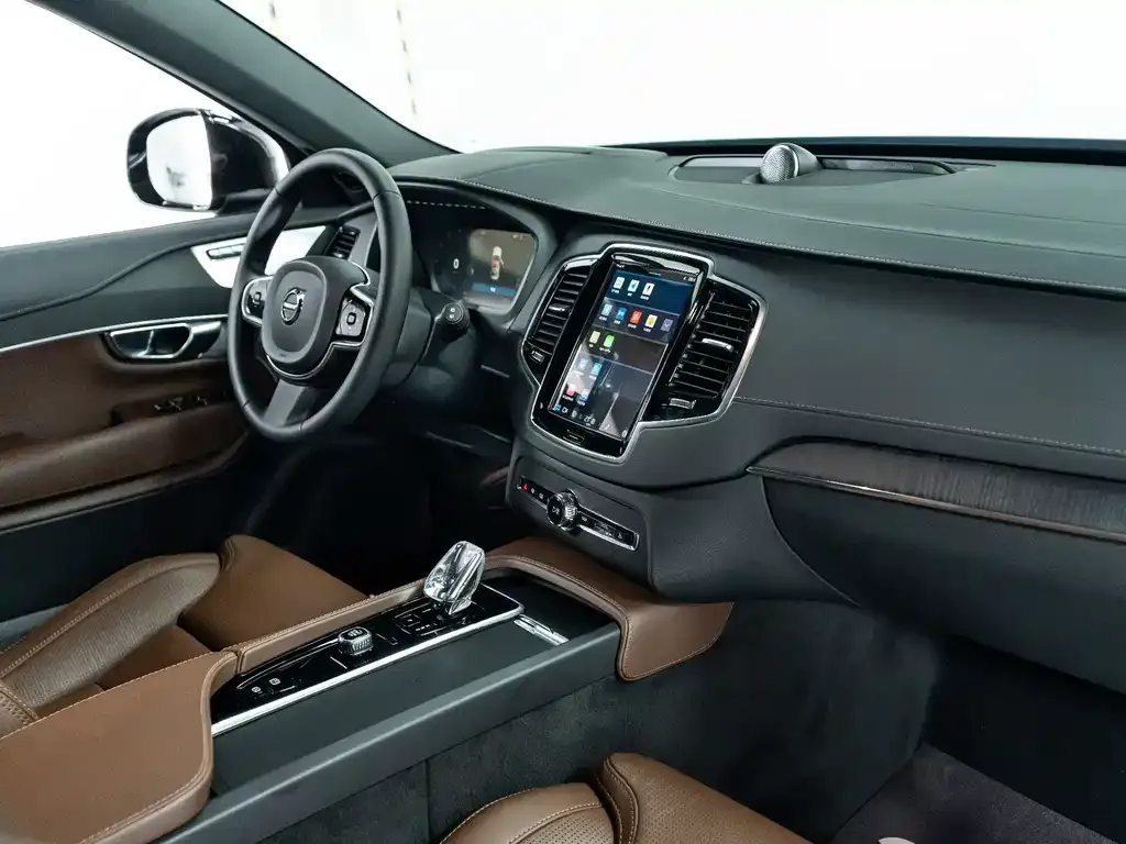 Volvo XC90 — фото 10
