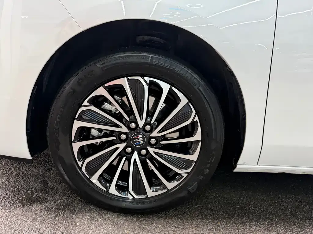Buick GL8 Hybrid — фото 2