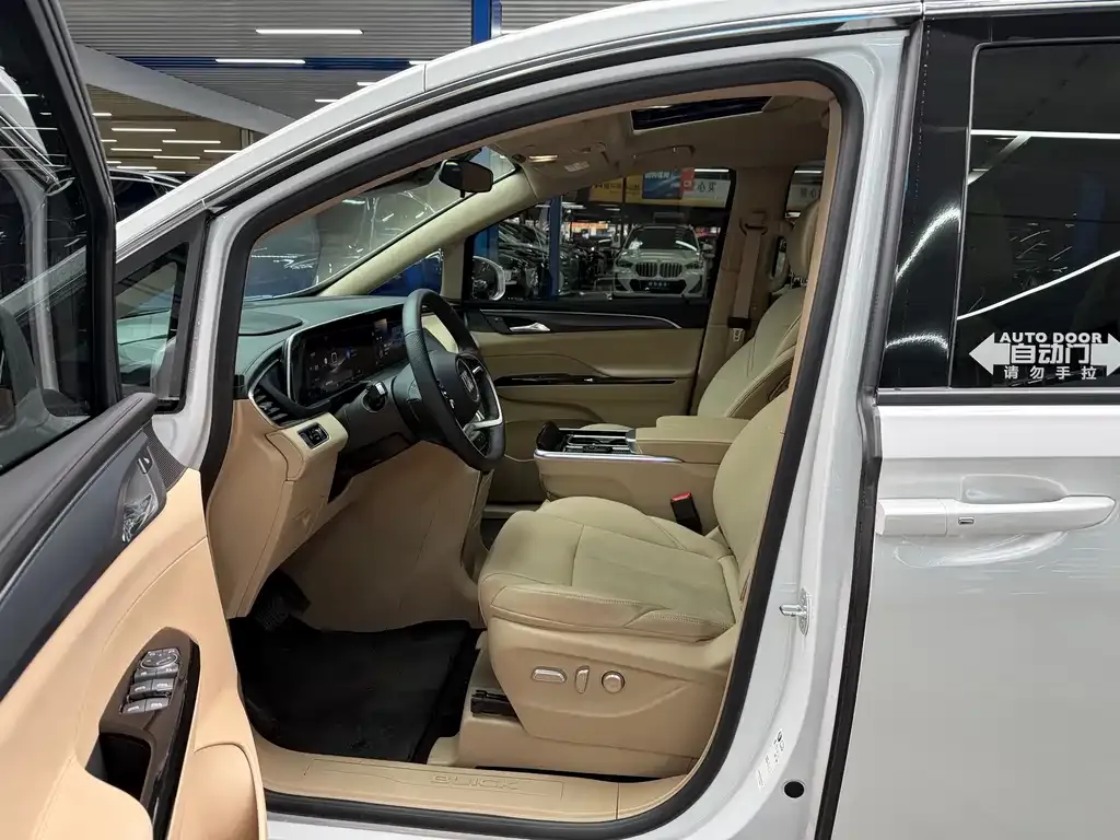 Buick GL8 Hybrid — фото 4