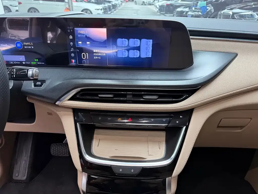 Buick GL8 Hybrid — фото 7