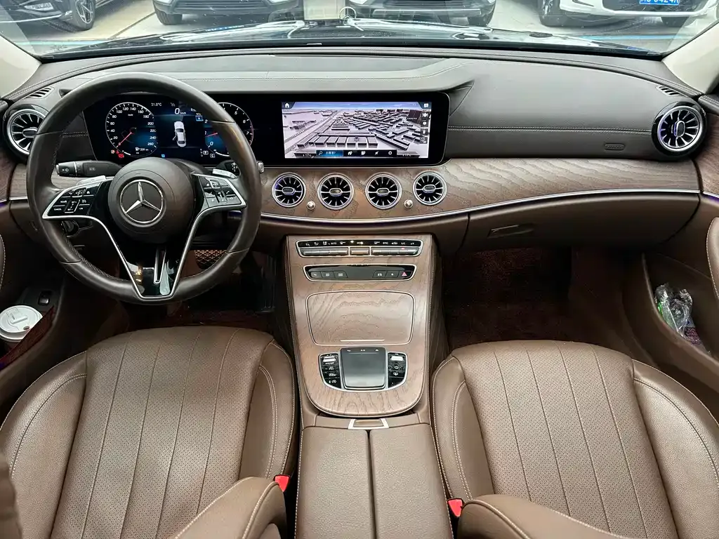 Mercedes-Benz E-Class — фото 10