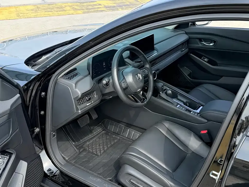 Honda Accord — фото 8
