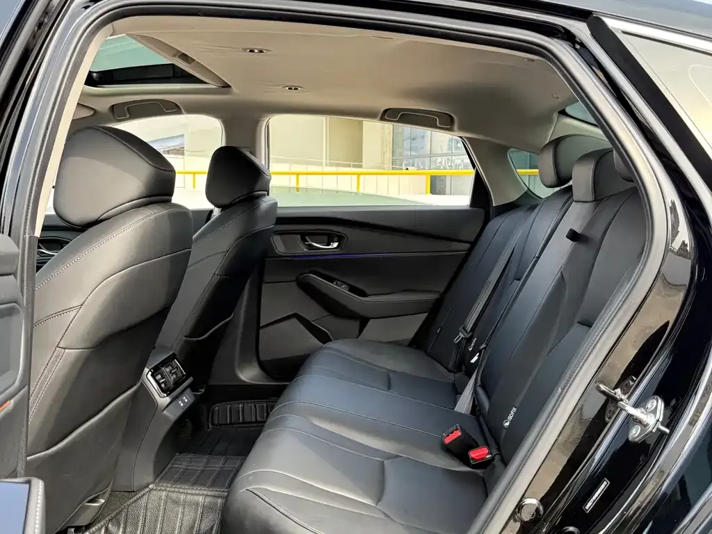 Honda Accord — фото 9
