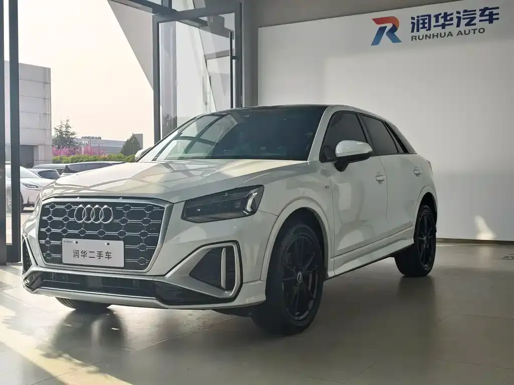 Audi Q2L