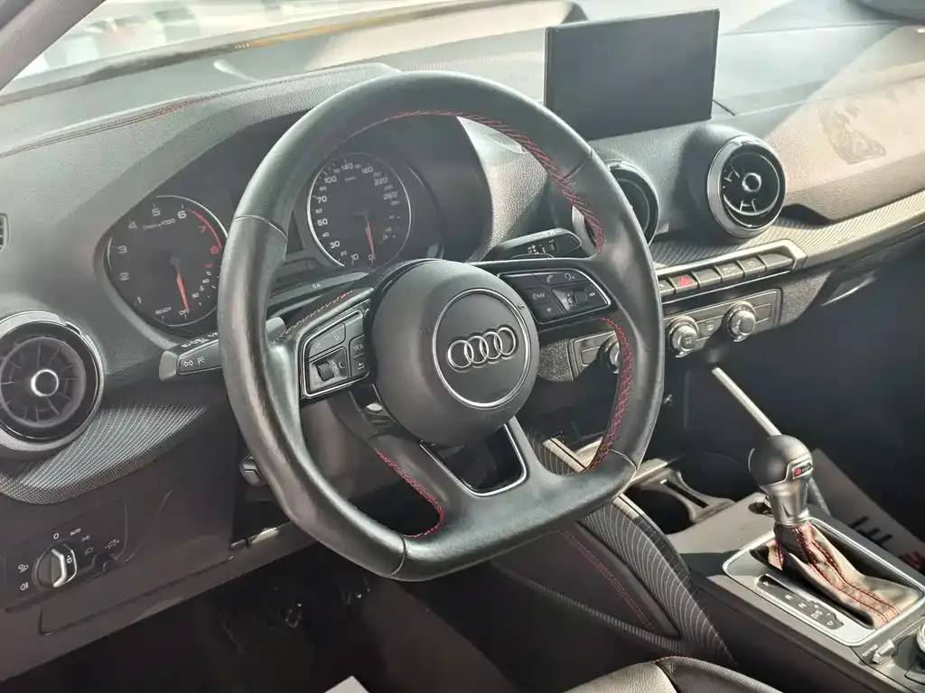 Audi Q2L 2022 из CN, фото 5
