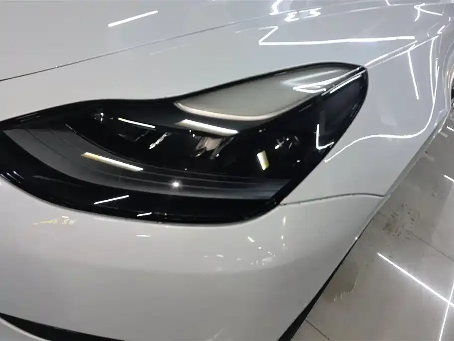 Tesla Model 3 — фото 4