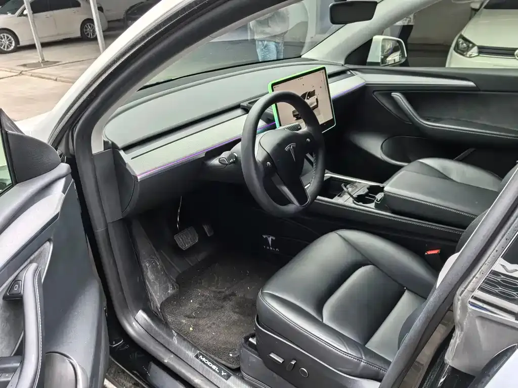 Tesla Model Y — фото 6