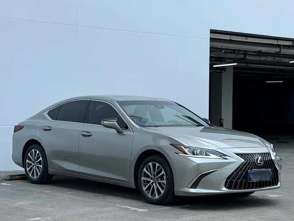 Lexus ES — фото 4