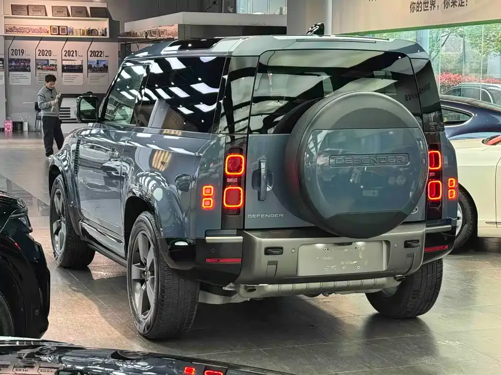 Land Rover Defender — фото 5