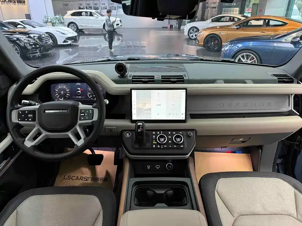 Land Rover Defender — фото 7