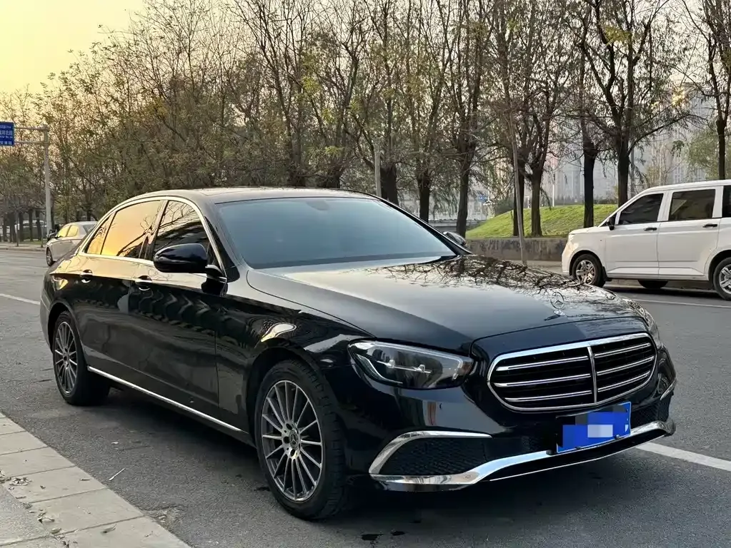 Mercedes-Benz E-Class — фото 9
