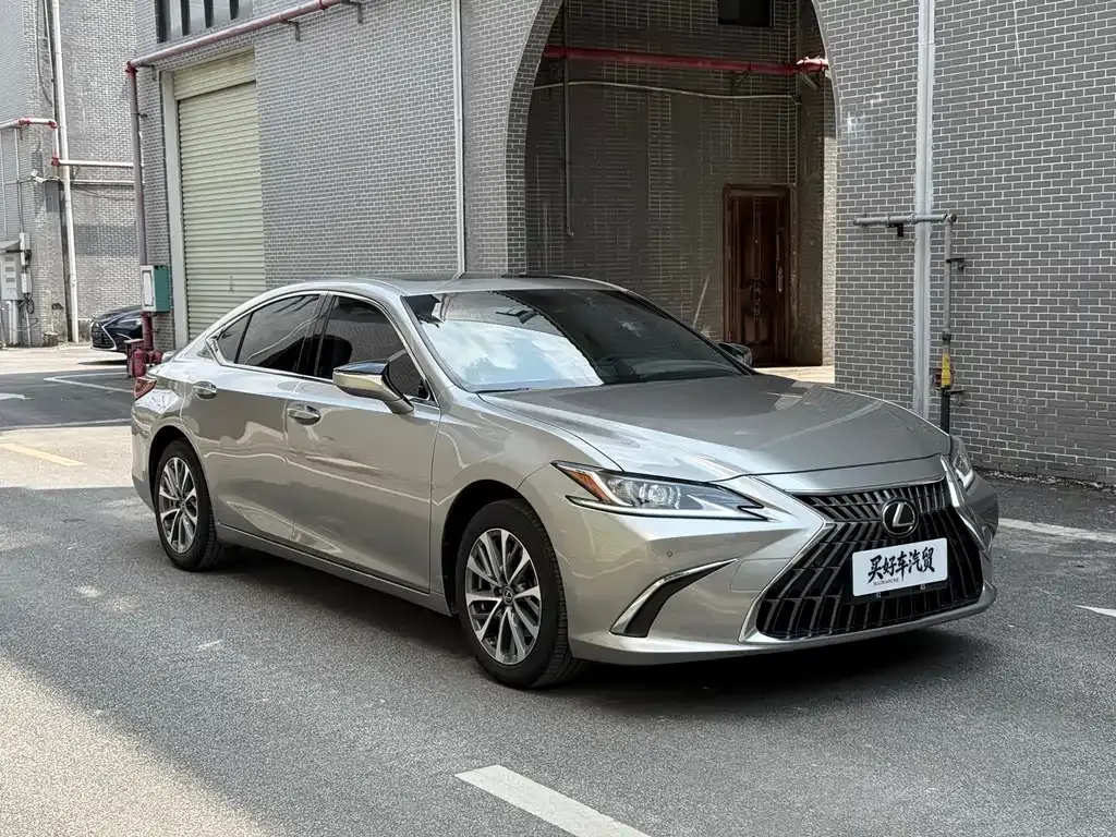 Lexus ES — фото 9
