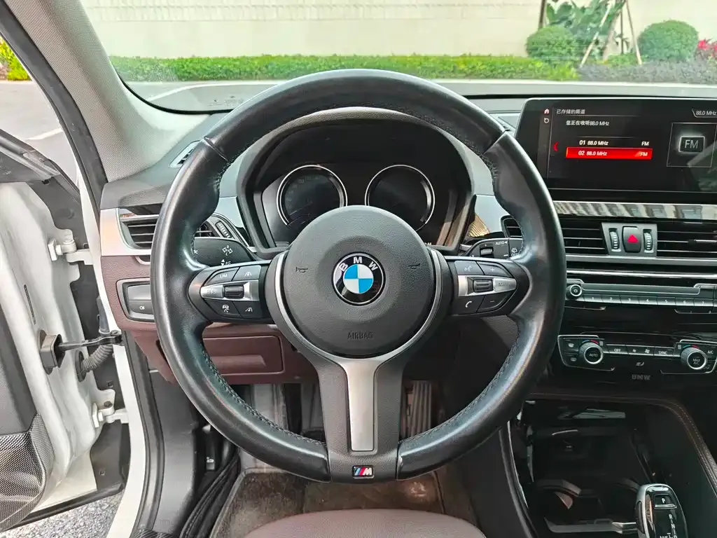 BMW X1 — фото 10