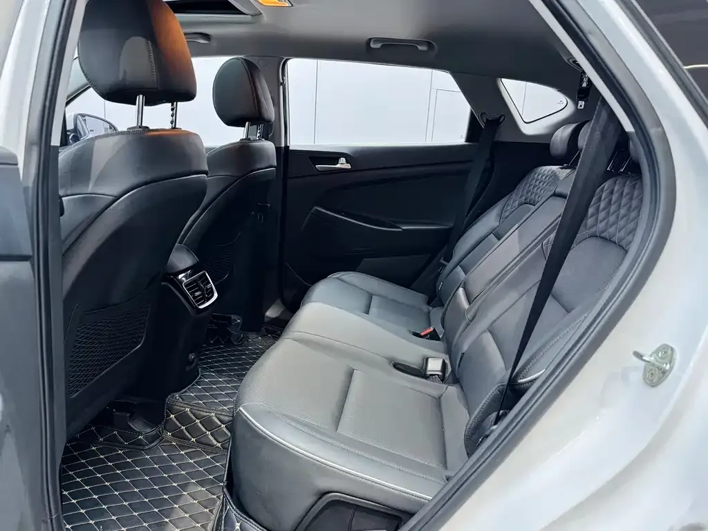Hyundai Tucson — фото 9