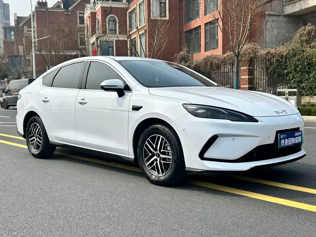 BYD Seal 05 DM-i — фото 7