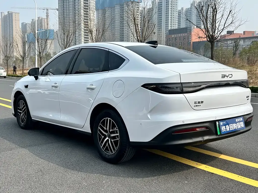 BYD Seal 05 DM-i — фото 8