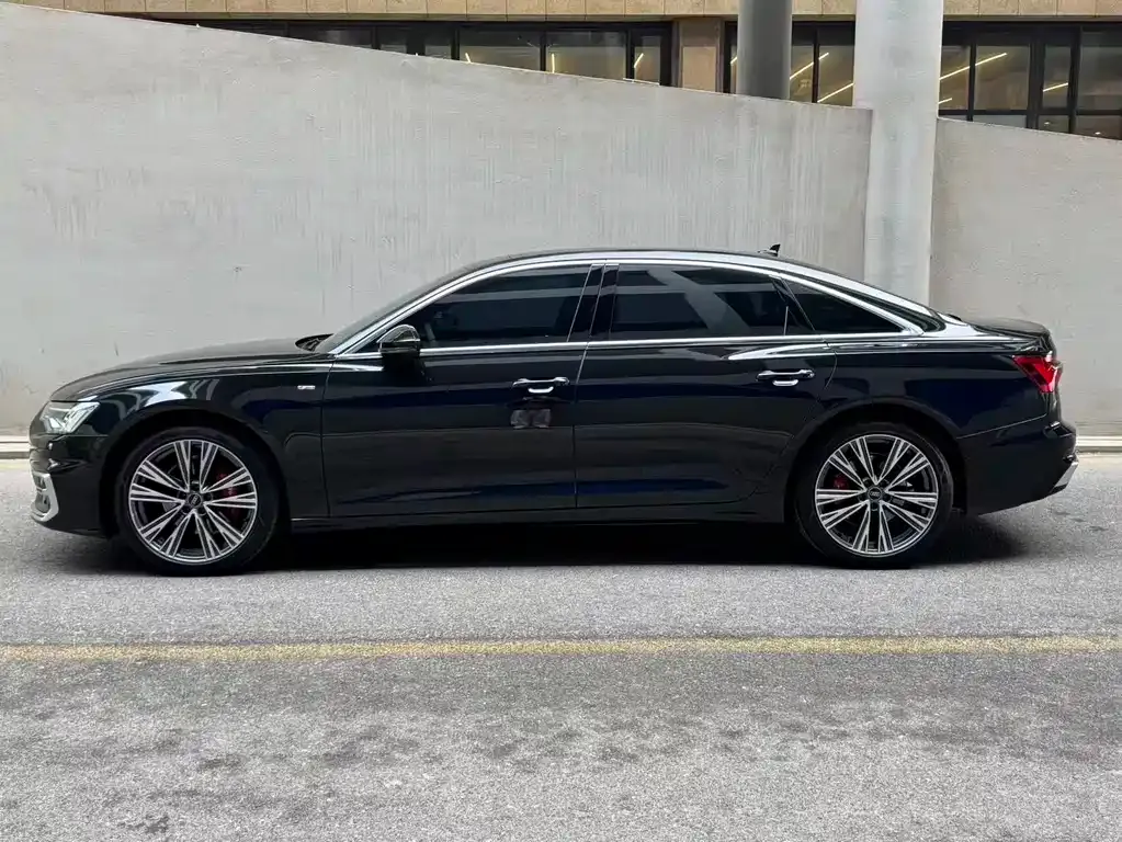 Audi A6L — фото 8