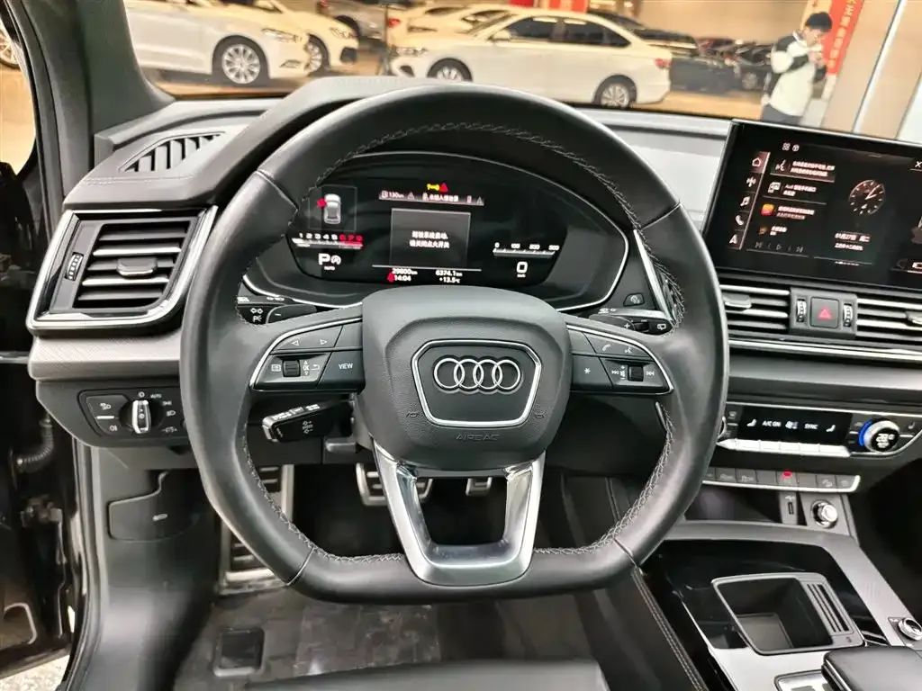 Audi Q5L — фото 3