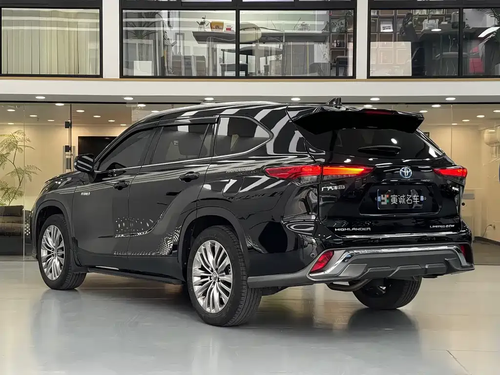 Toyota Highlander — фото 2