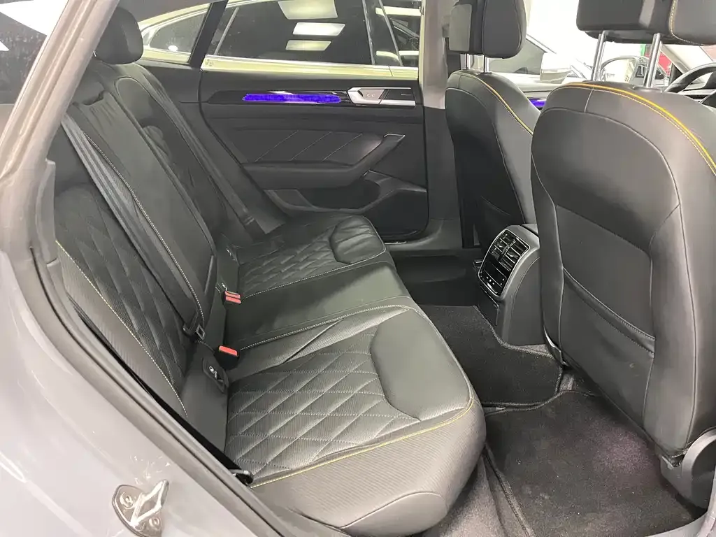 Volkswagen CC 2024 из CN, фото 10