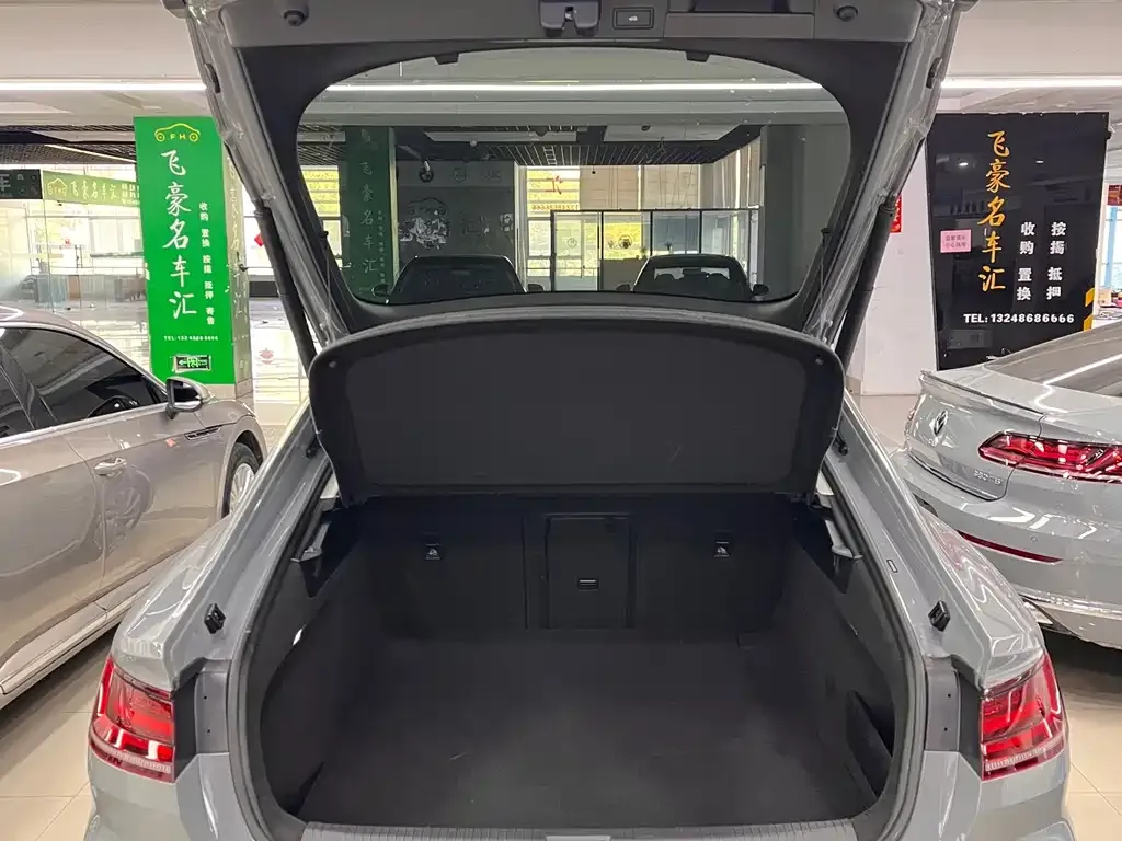 Volkswagen CC 2024 из CN, фото 2