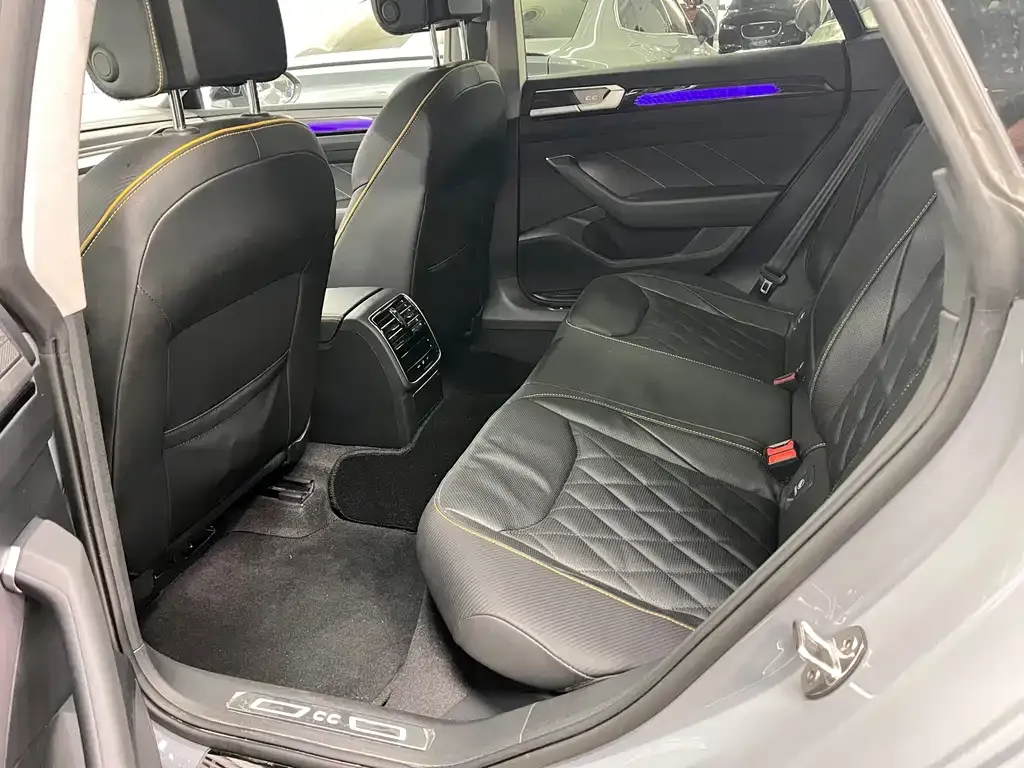 Volkswagen CC 2024 из CN, фото 7